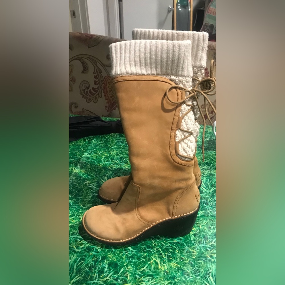UGG Skylair Tan Suede Wedge Heel Boots, Size 5